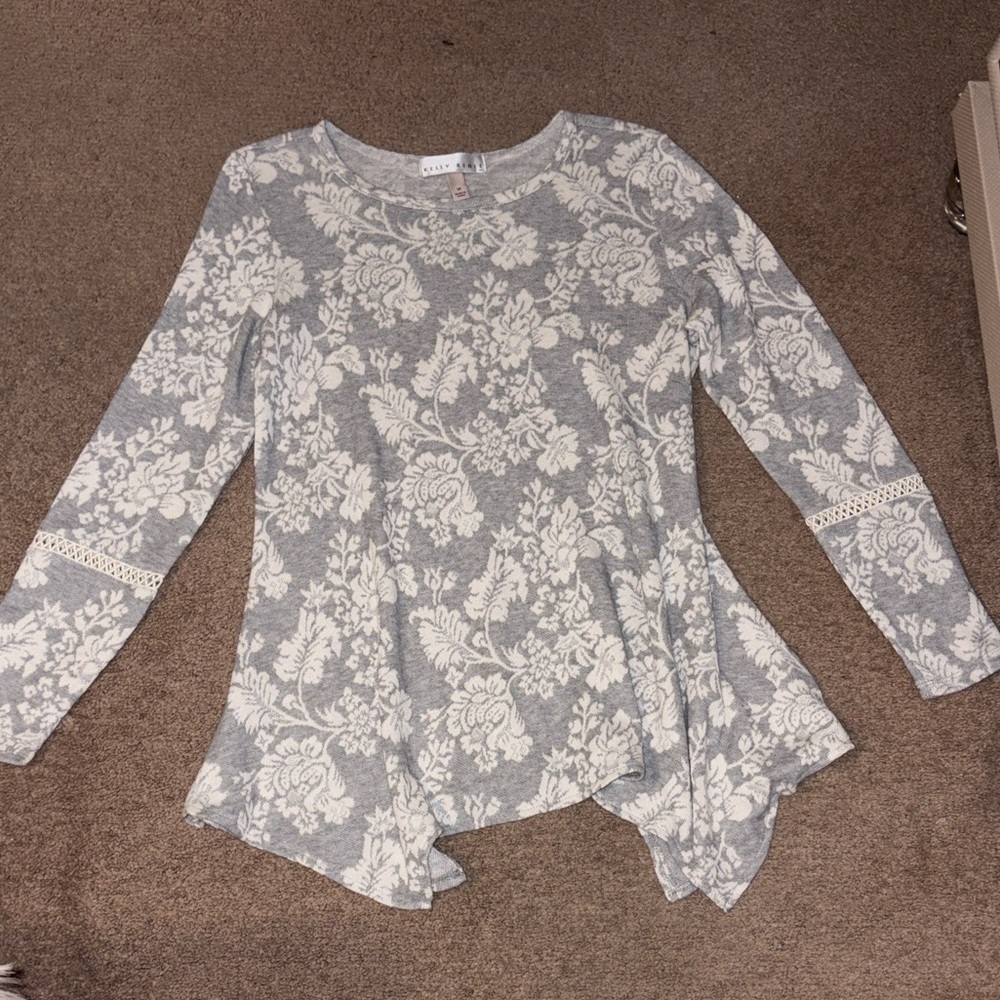 Elegant Floral Long Sleeve Top in Gray and Cream